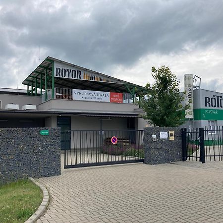 ホテル New Pension At Rotor Brewery Kunovice エクステリア 写真